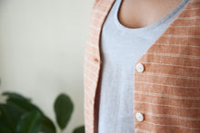 Load image into Gallery viewer, Button Front V-neck - Rust
